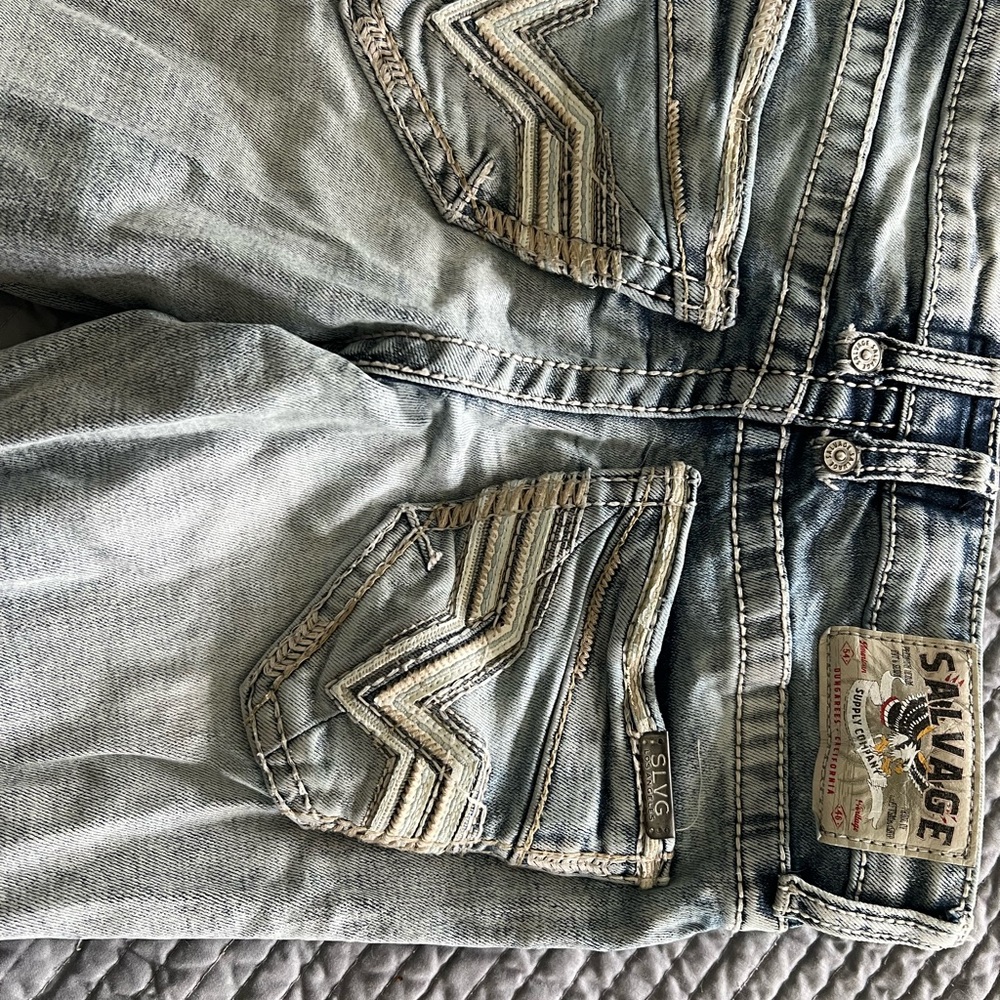 Salvage Faded Blue Men's Relaxed Jeans with Contrast Stitching